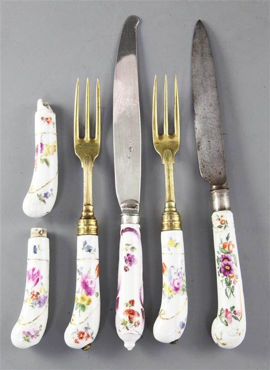 A group of five Meissen porcelain cutlery handles, late 18th / early 19th century, 8cm - 23cm (6)
